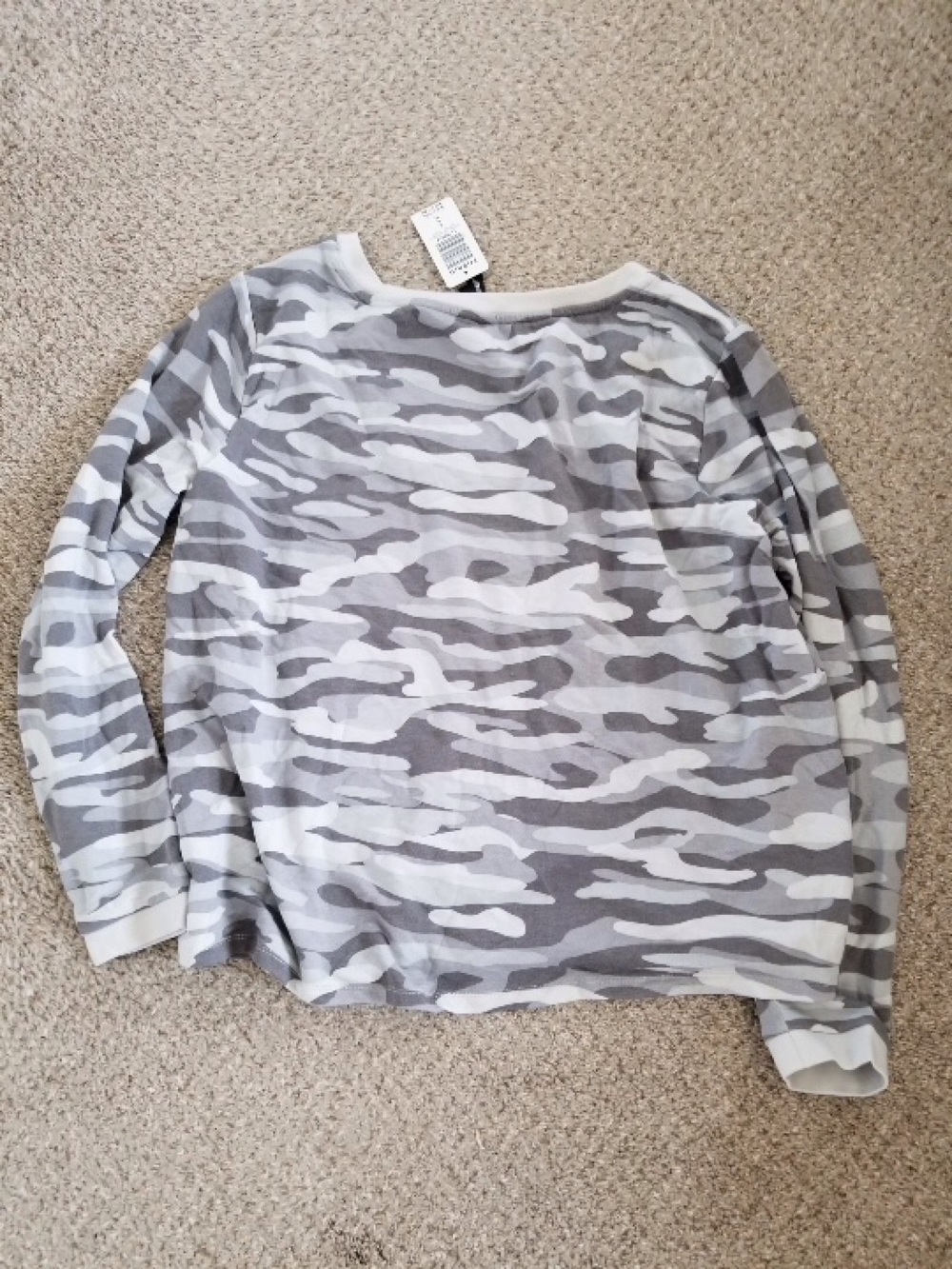 Gray Camo Scoop-Neck Long Sleeve Pajama Top torrid NWT - Picture 7 of 8
